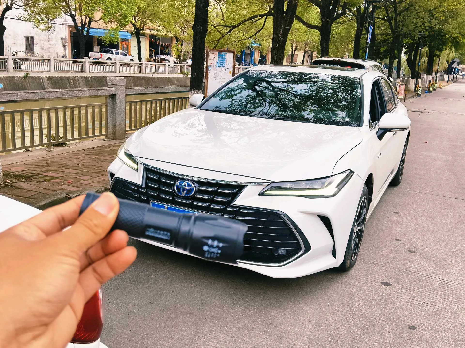2023 Toyota Avalon Hybrid 2.5L CVT Luxury Edition Automatic