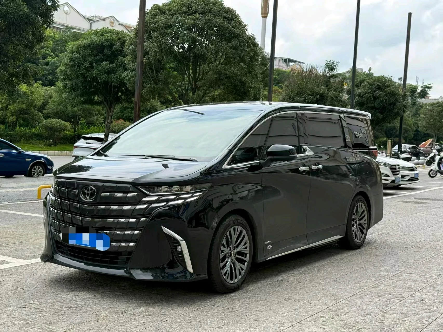 Toyota Alphard (Imported) 2025 Alphard 2.5 CVT Gold Edition Automatic