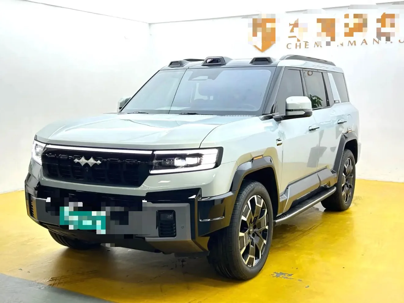 方城宝 2025款 Leopard 8 2.0T CVT “智慧与勇气”豪华版 7座 自动挡