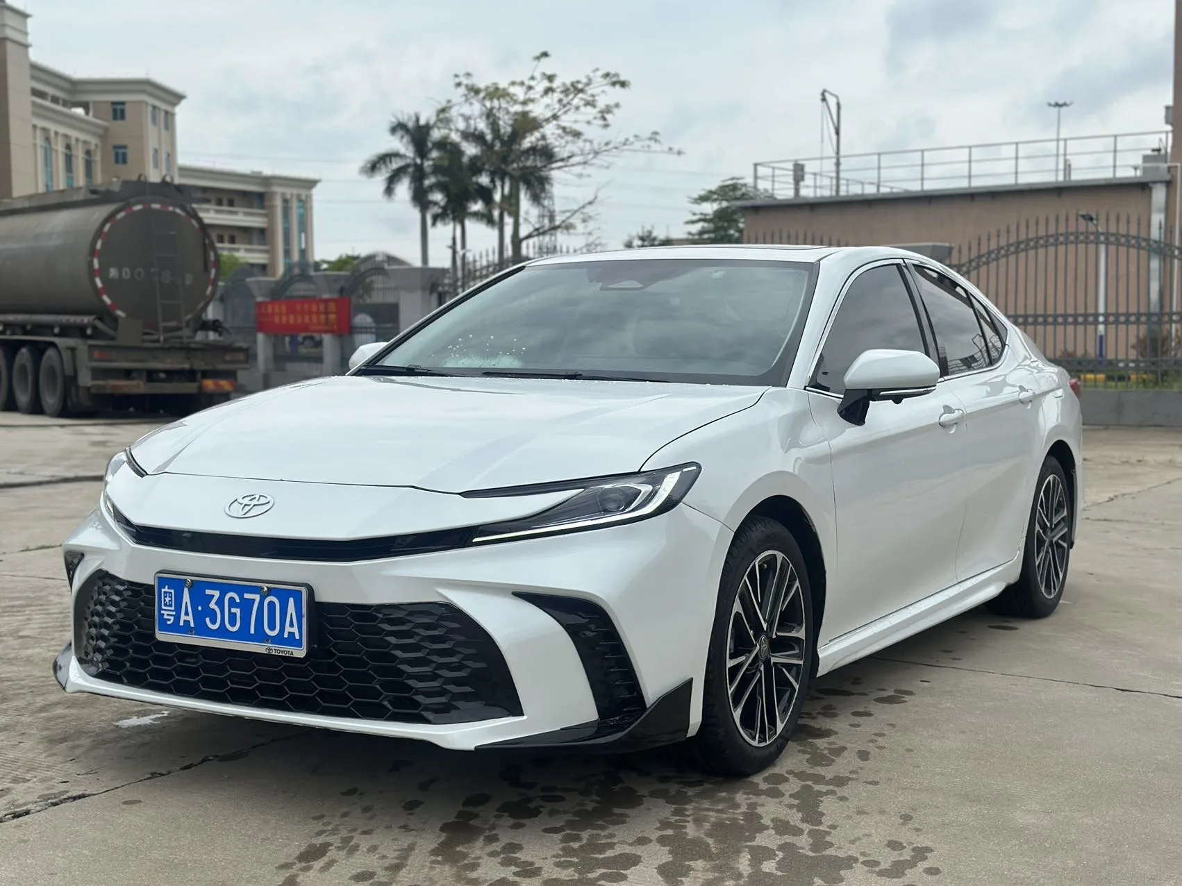 丰田 2026 凯美瑞 杂交种 2.0HSE CVT 运动 一点 自动的