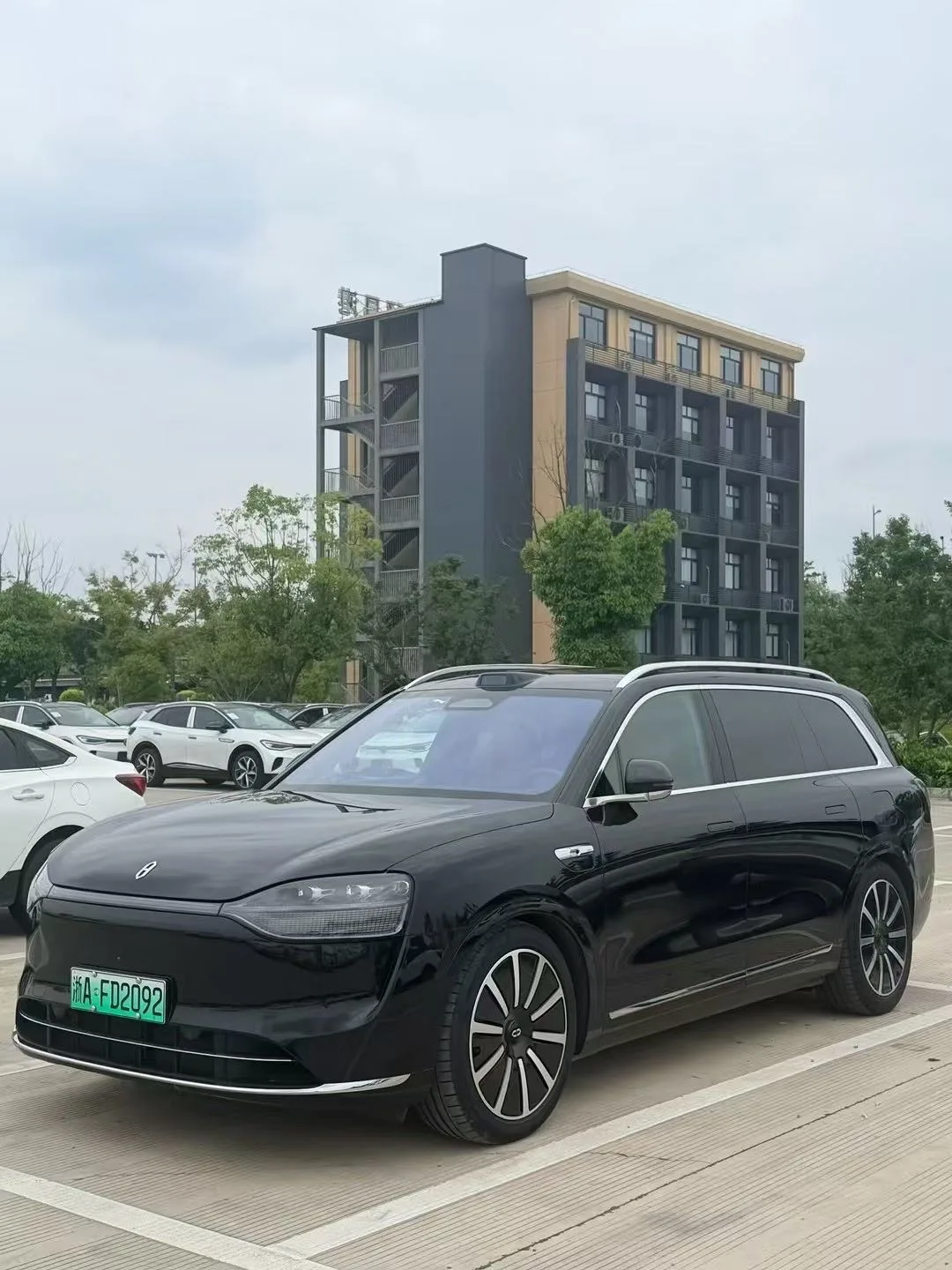 AITO 2024 Model M9 Extended Range Ultra Edition (52kWh, 5-seater, Automatic)