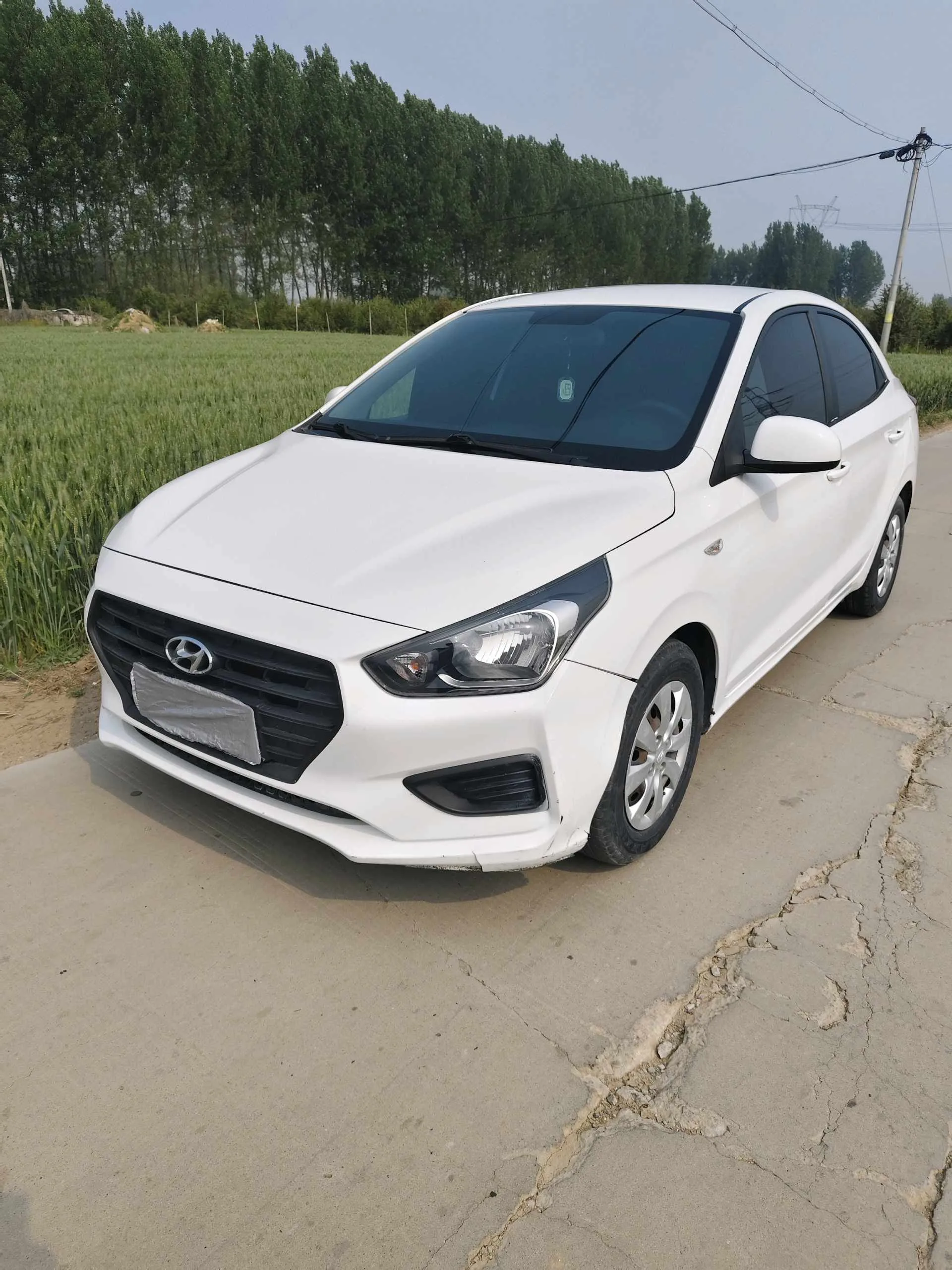 Hyundai 2017 Rina 1.4 GL Refreshed Edition, Manual Transmission