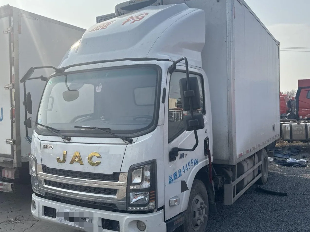 JAC 2024 Starlight 6 Series 2.5T Business Edition 3-seater High Roof Manual Transmission