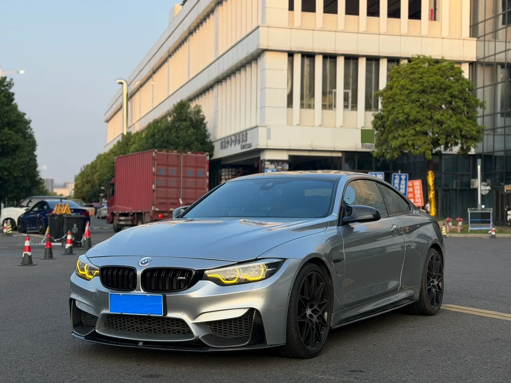 2018 BMW M4 M4 Coupe Fan Edition Limited Edition