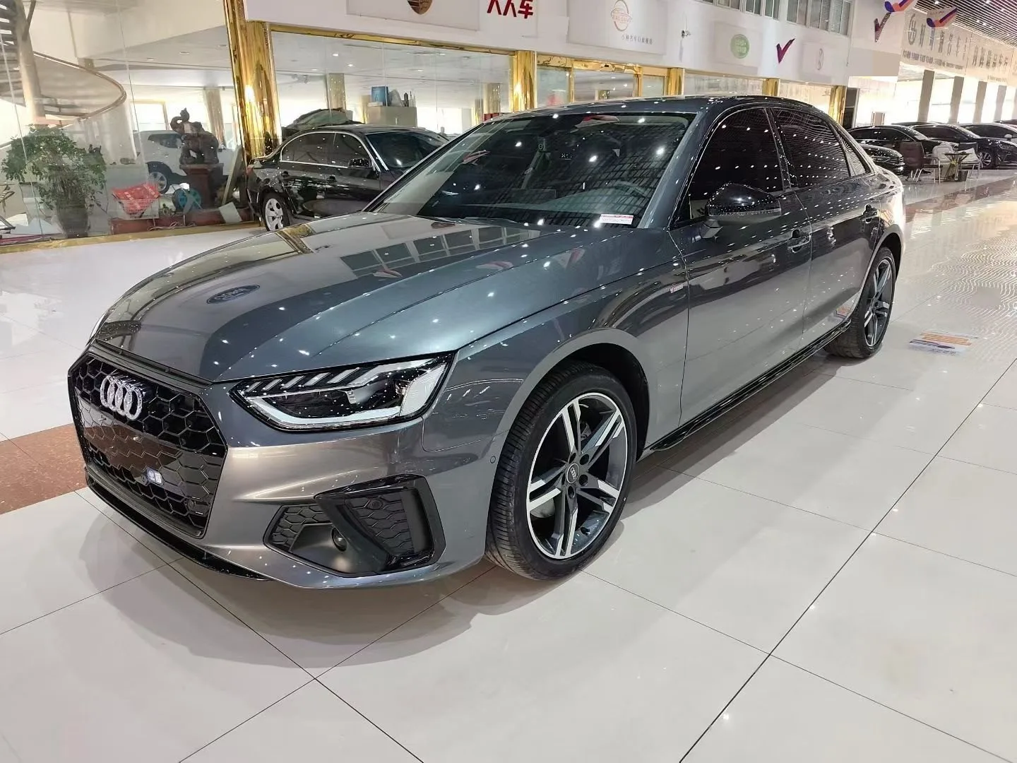 奥迪 A4L 2022 40 TFSI 奢华 优雅