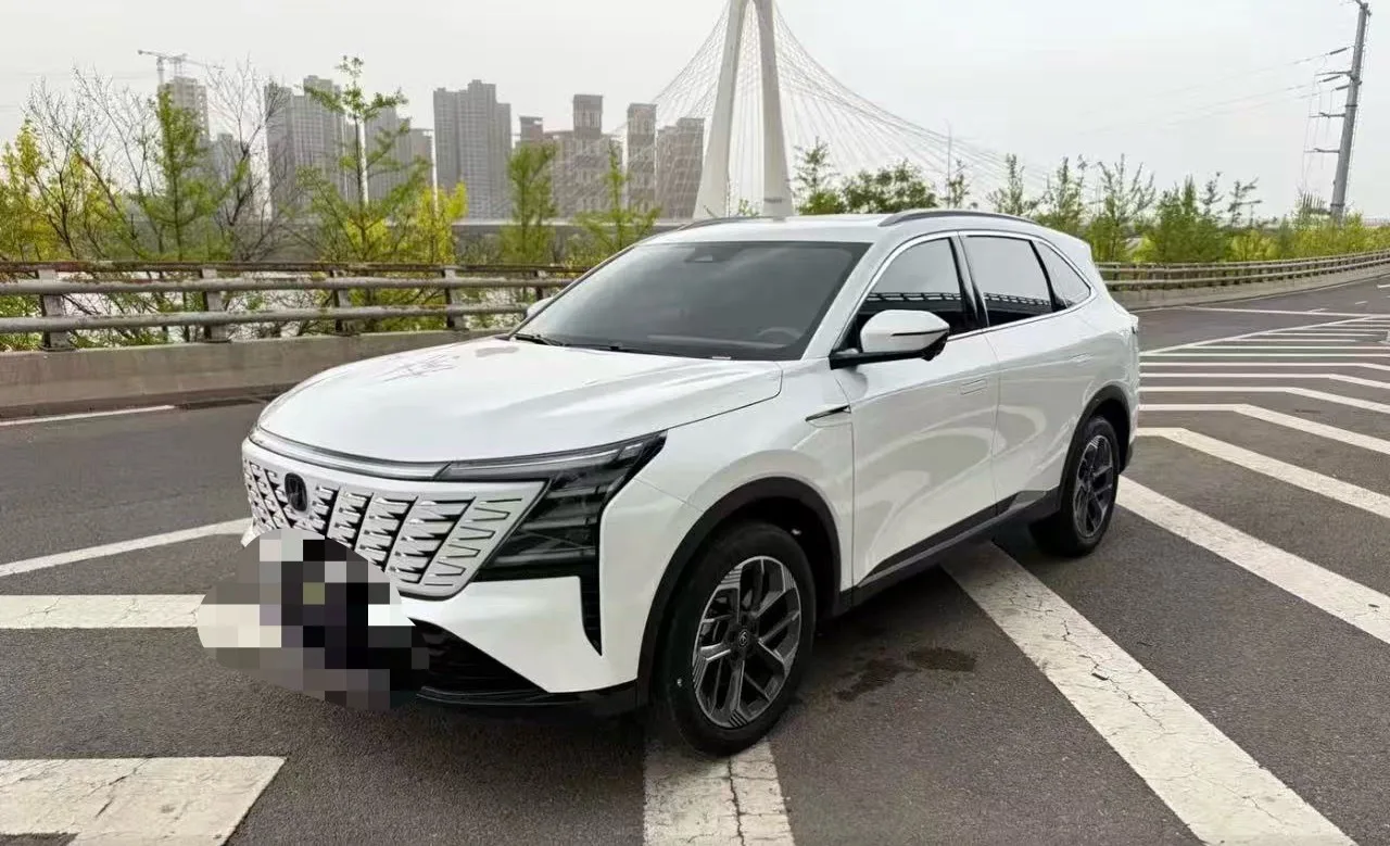 长安 2025 CS75 加 1.5吨 新的 蓝色的 鲸 版 自动的