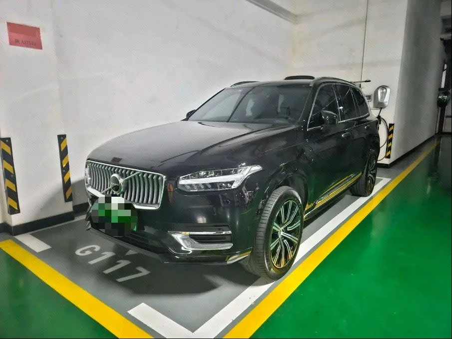 沃尔沃XC90新能源 2022款 E驱混动 T8 智尊豪华版 7座