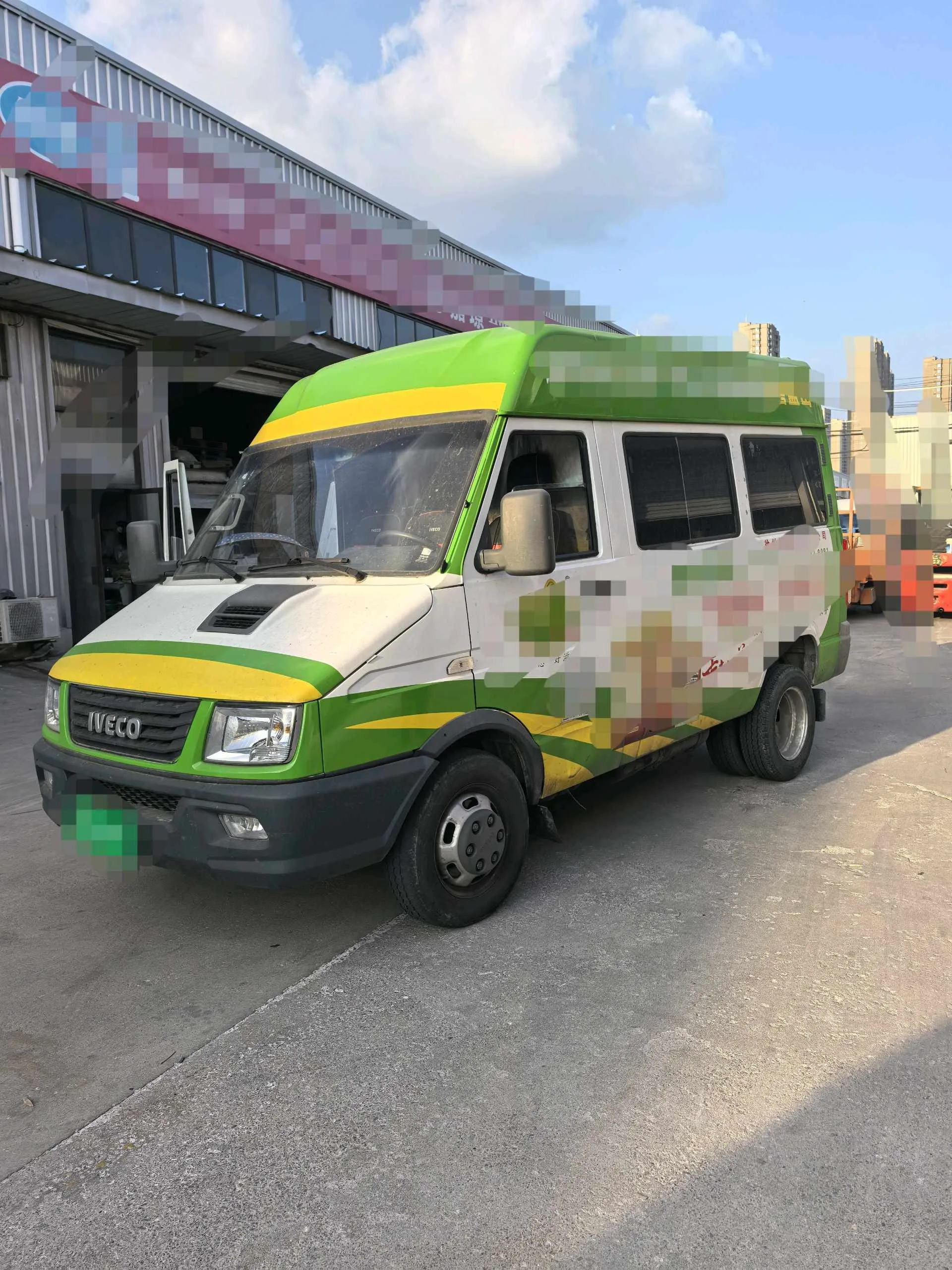 Iveco 2021 Deity 2.5T A35 M1 Coach, 5–9 Seats, Short Wheelbase, Mid-Roof, Dual Tires, Side Sliding Doors, Manual Transmission