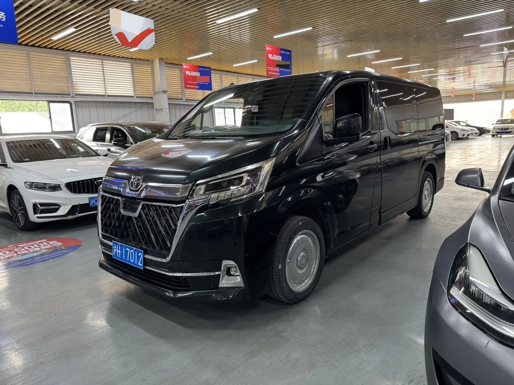 Toyota Hiace (Imported) 2019 Model, Hiace 3.5 Middle East Version, Automatic Transmission