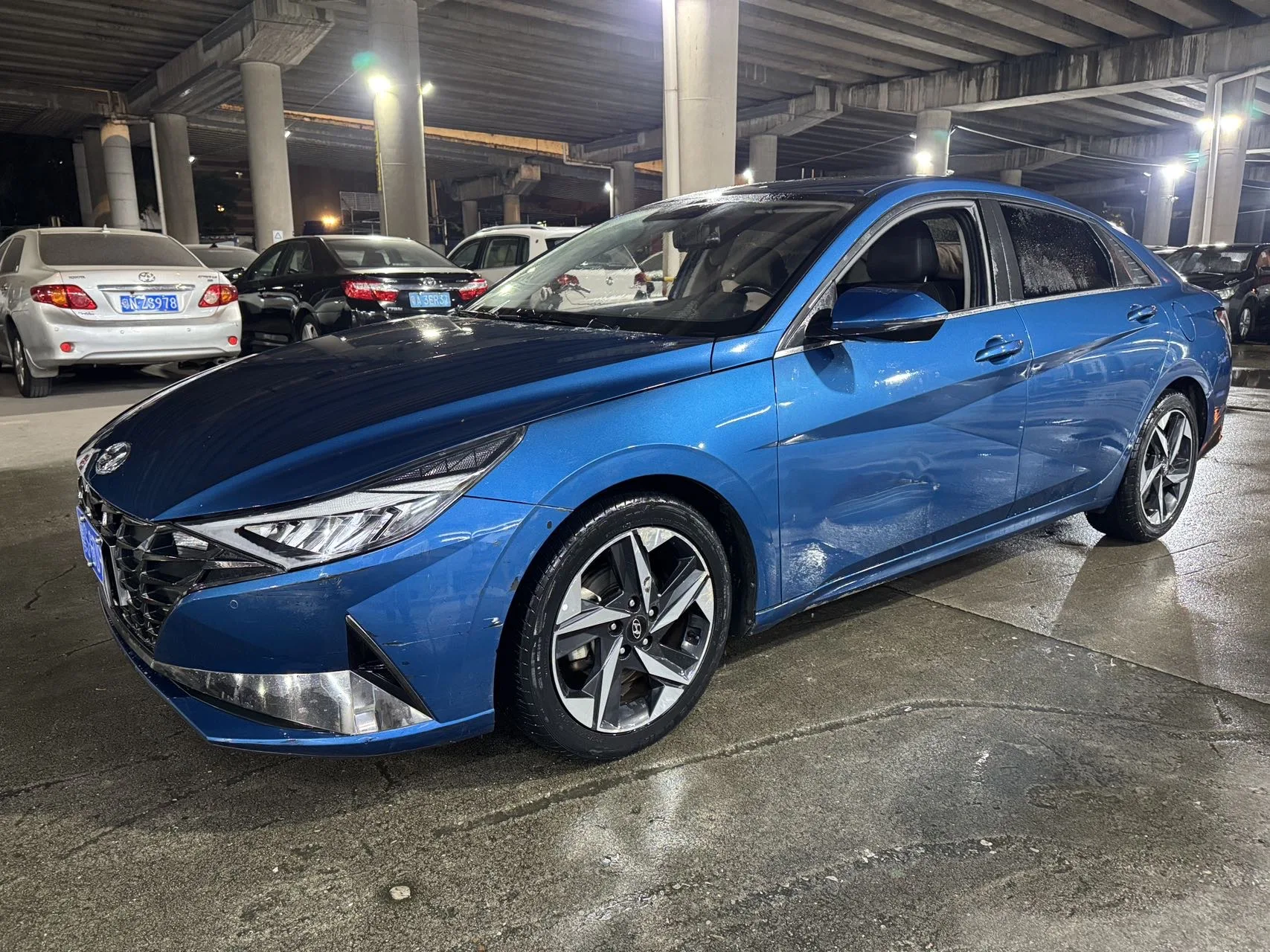Hyundai Elantra 2021 1.5L CVT LUX Premium Edition