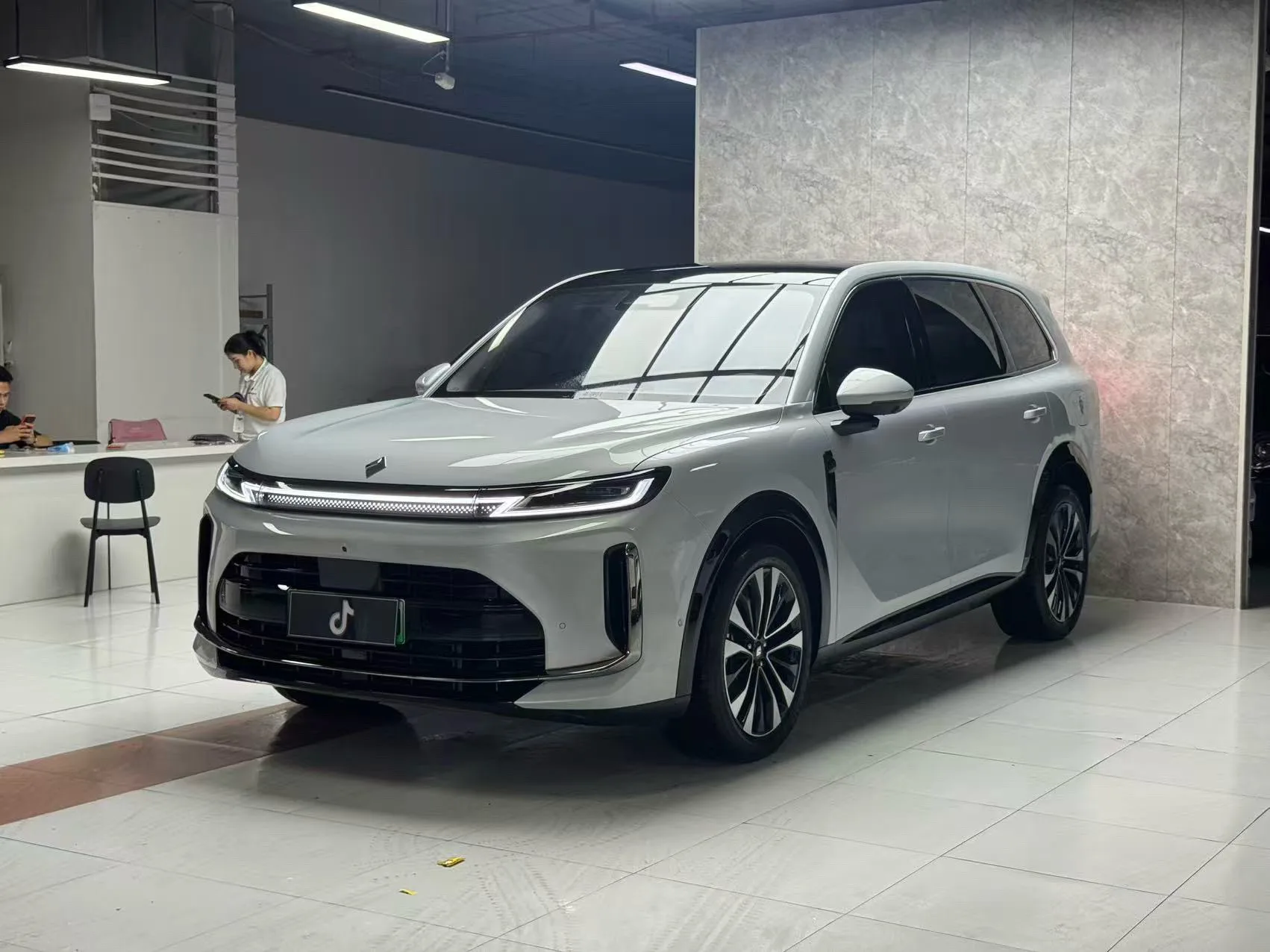 Huajing 2026 Model Year Huajing S 1.5T 235 km AWD Qiankun Premium Edition Automatic Transmission