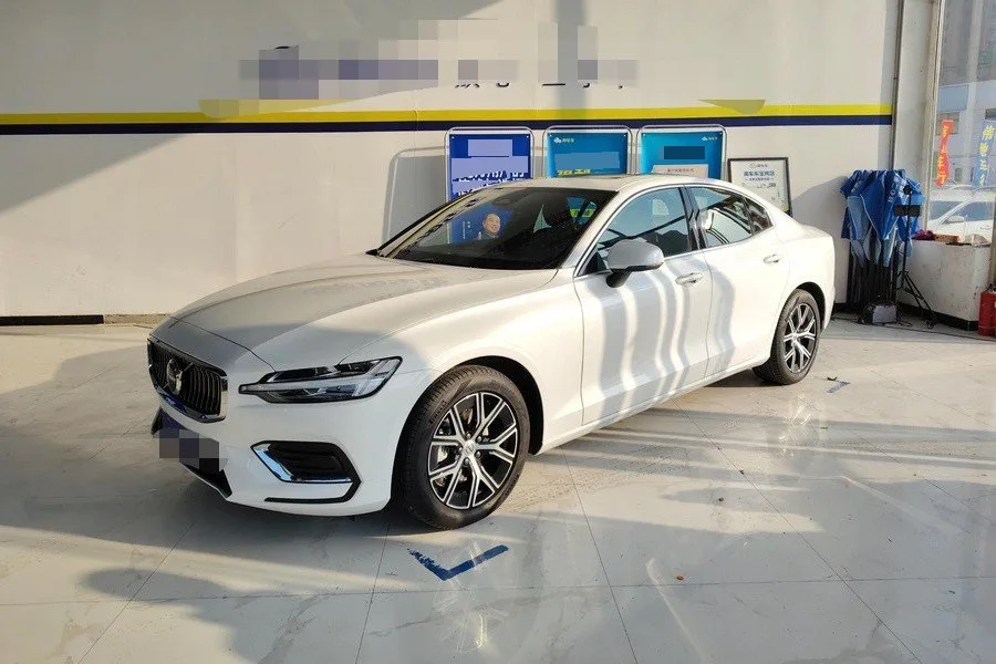 2026 Volvo S60 48V 2.0T B4 Inscription Luxury Edition Automatic