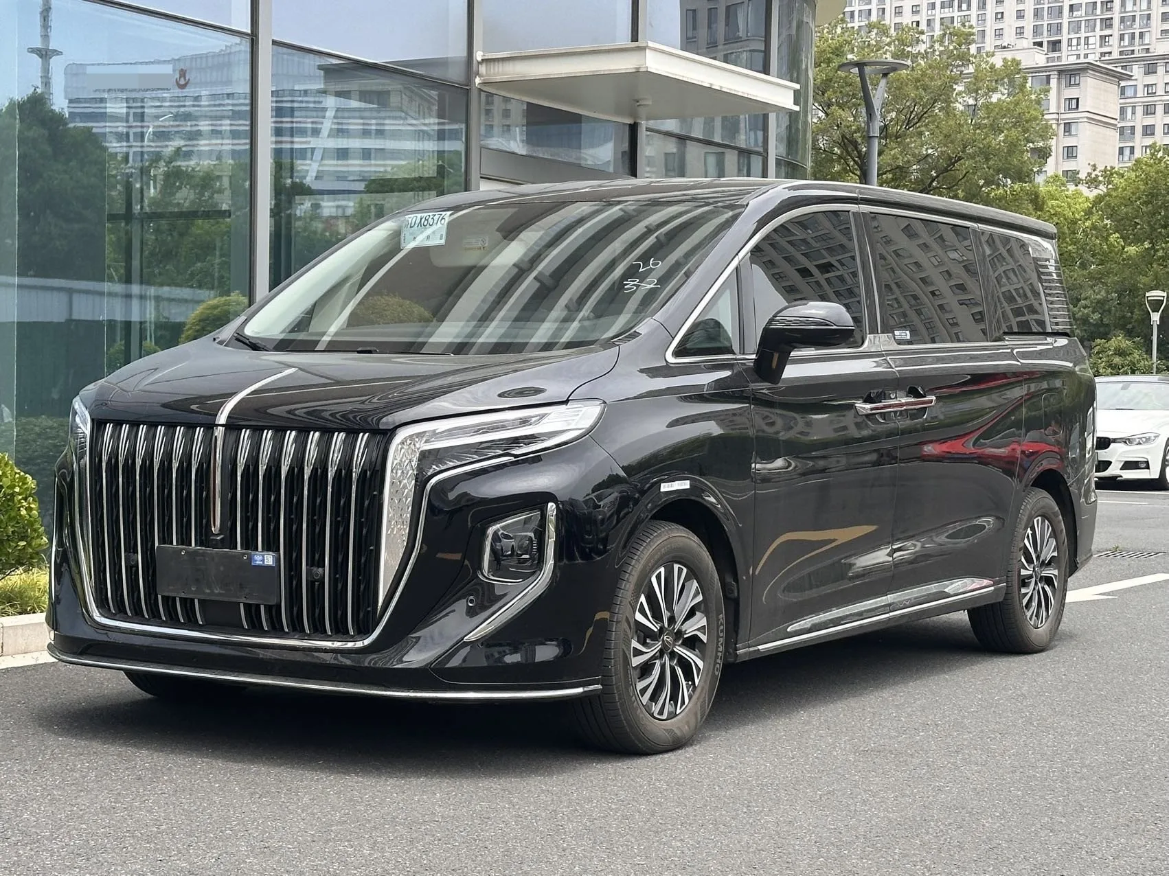 Hongqi HQ9 PHEV 2024 2.0T AWD Business Edition