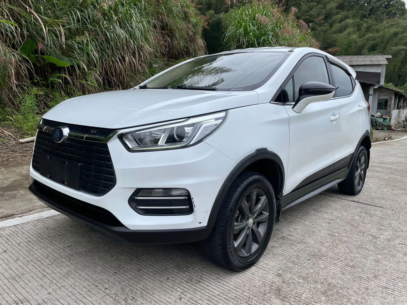 Yuan New Energy 2018 EV360 Smart Connected Cool Edition