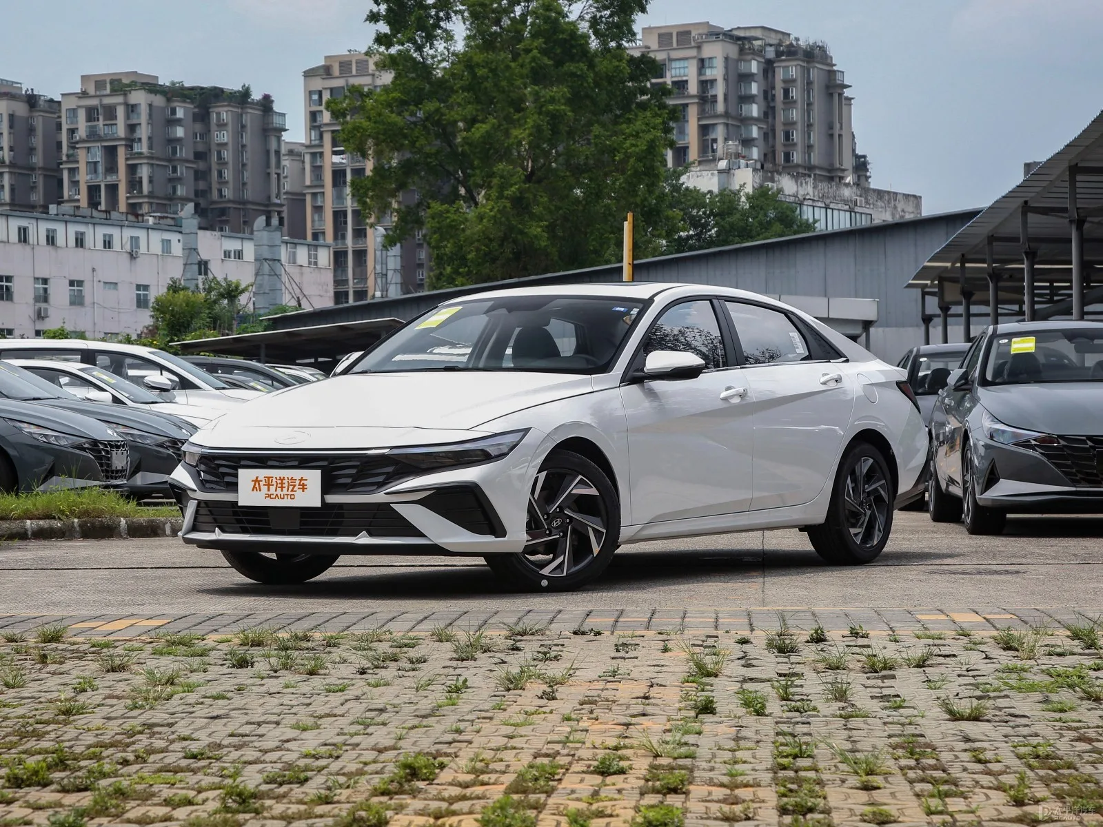 Beijing Hyundai Elantra 1.5L LUX Premium — Modified new car for export from China (listing thumbnail)