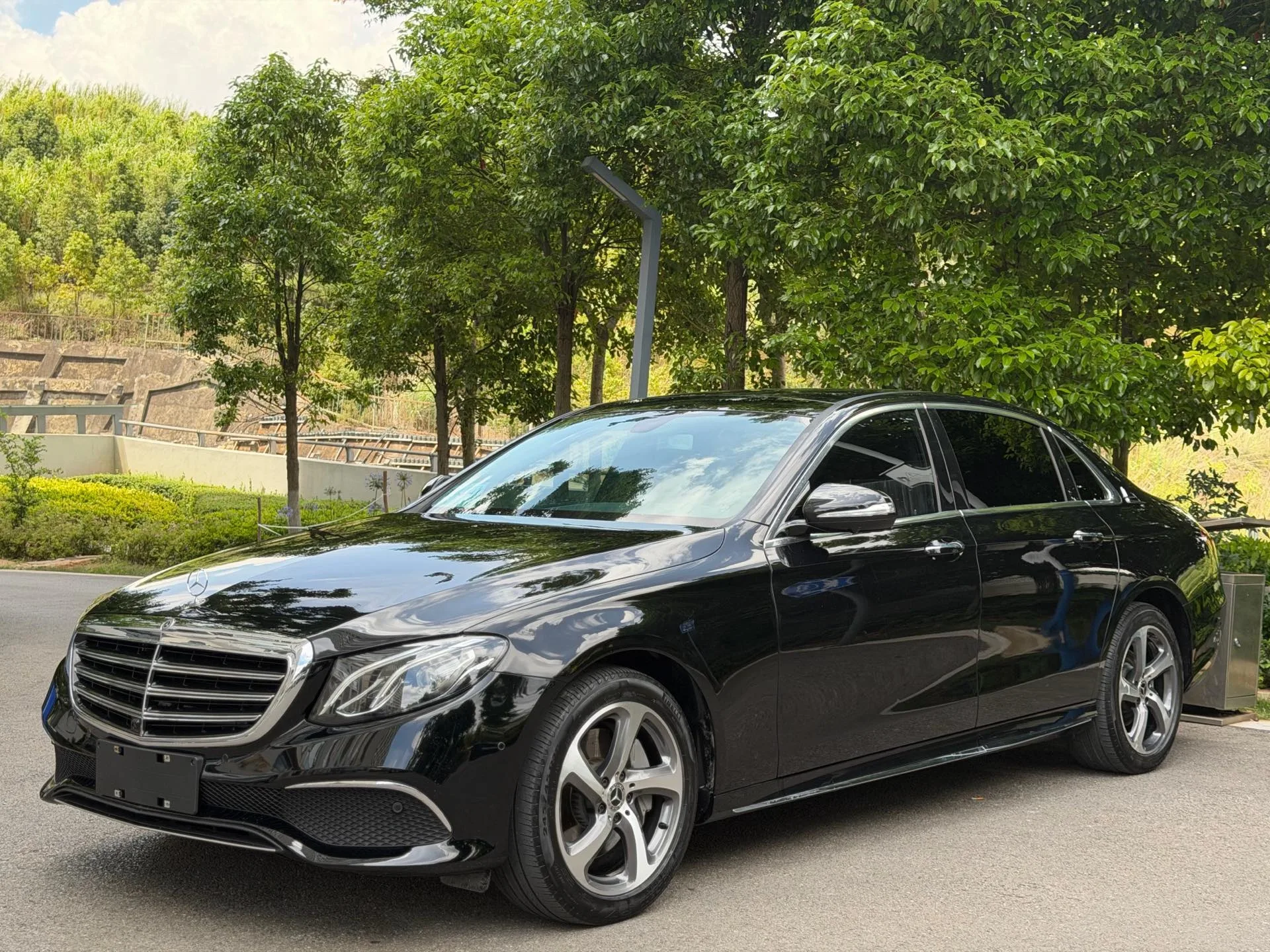 2019 Mercedes-Benz E-Class E 300 L Sport & Style