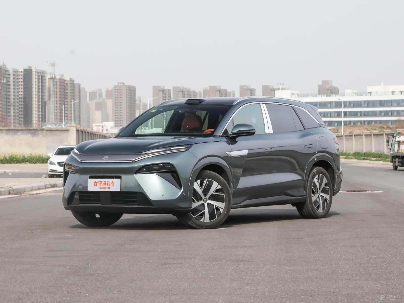BYD Tang L DM AWD LiDAR Version — Authorized new car for export from China (listing thumbnail)