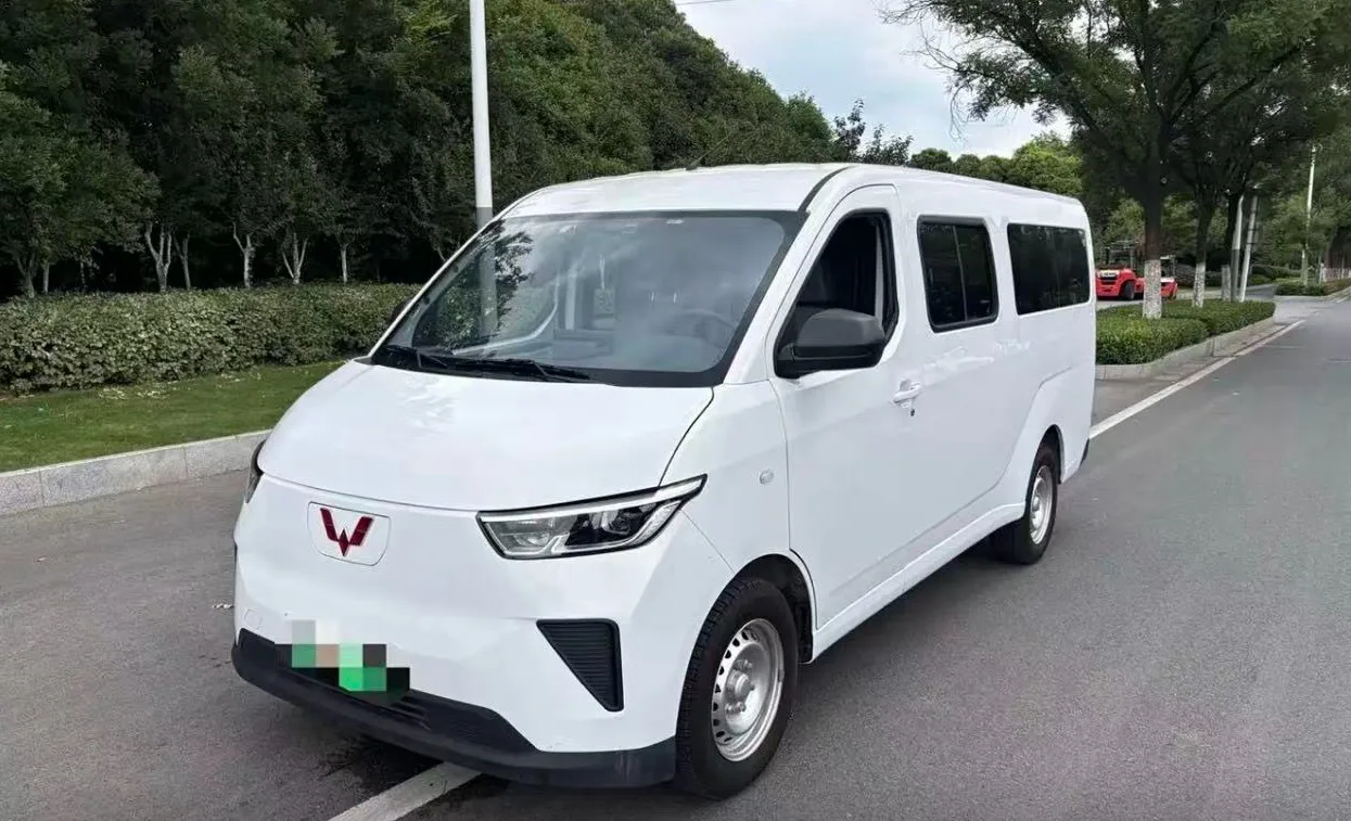 Wuling 2026 Yangguang 300km Window-Sealed Edition Comfort Trim, Automatic Transmission