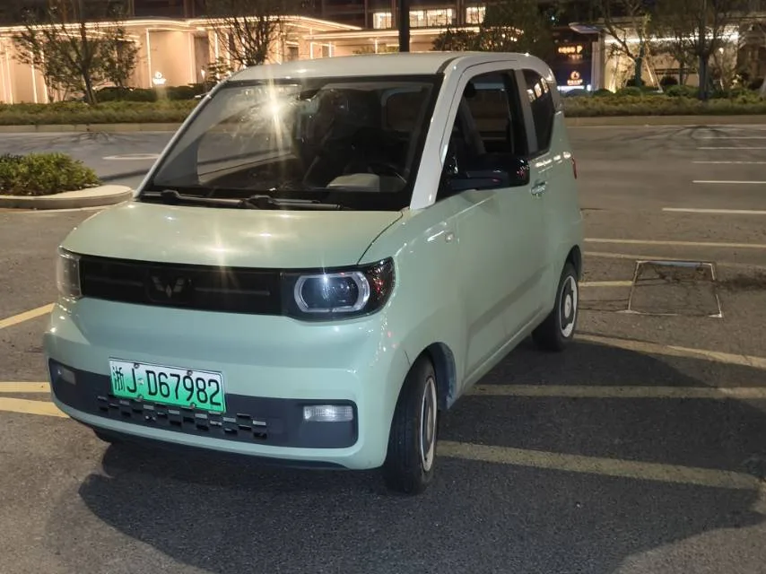Hongguang MINIEV 2021 Macaron Sandwich Edition 120km/h Lithium Iron Phosphate