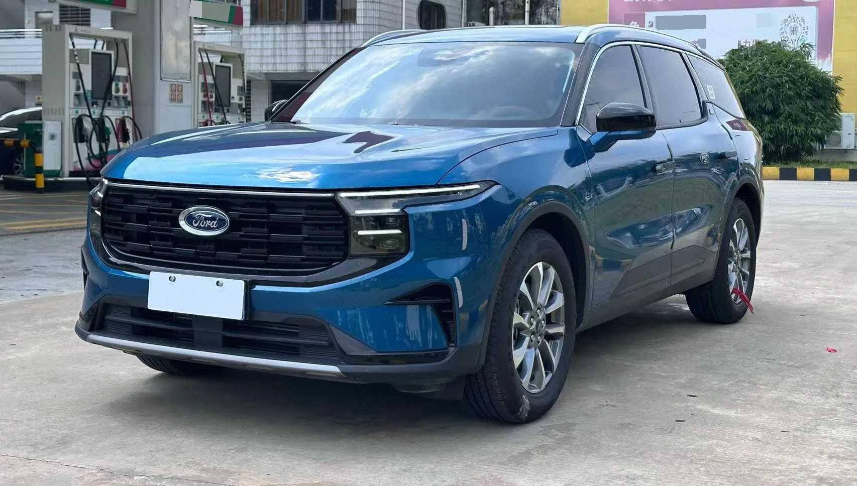 2026 Ford Edge L 2.0T EcoBoost 2WD 7-Seat Luxury Automatic