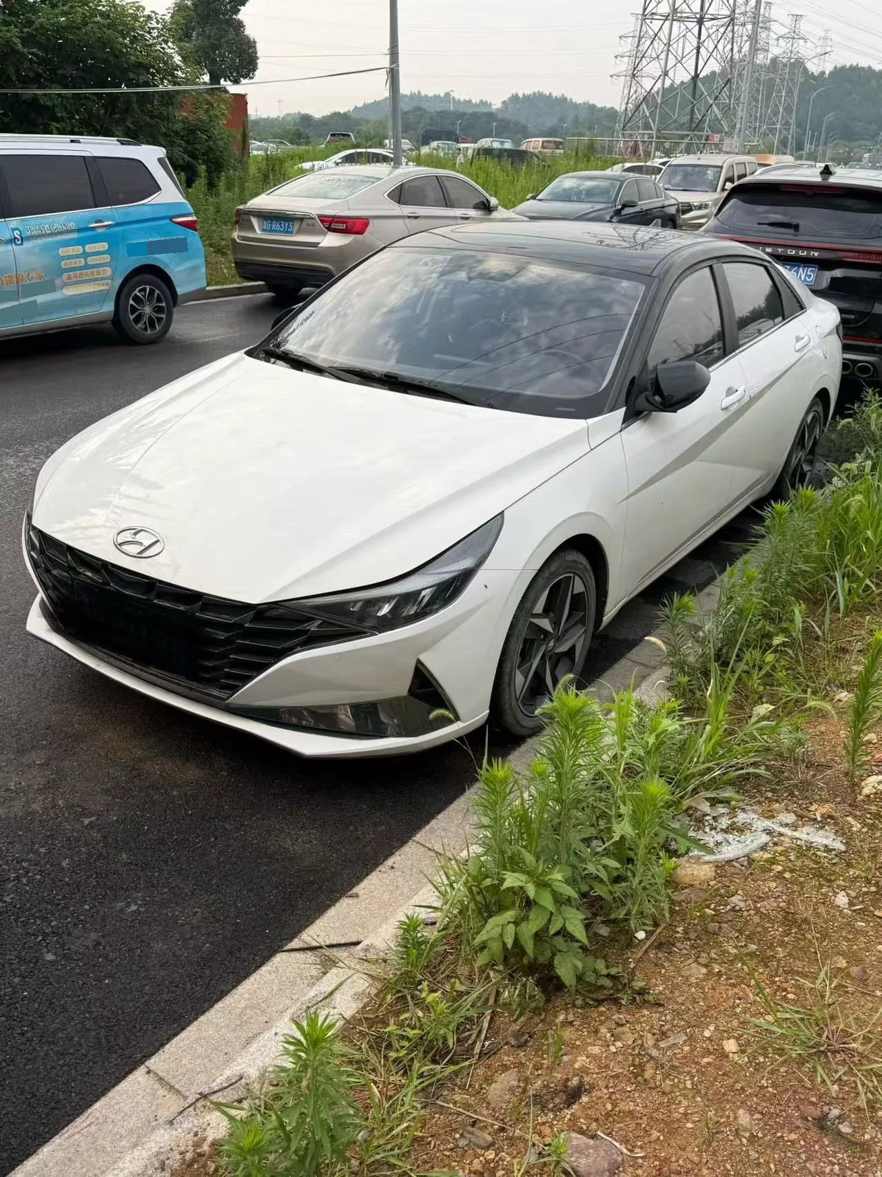 Hyundai Elantra 2021 1.5L CVT LUX Premium Edition