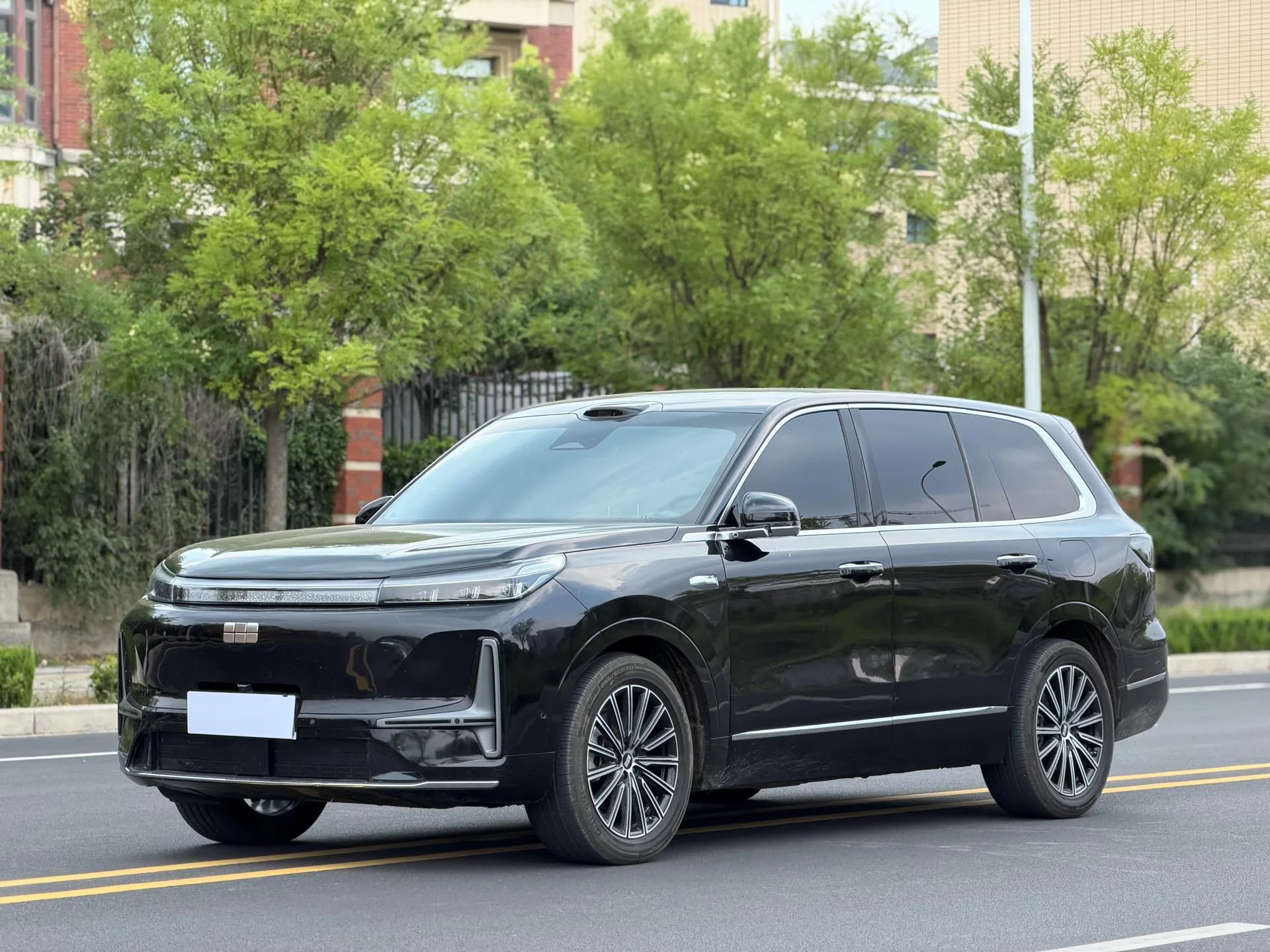 Geely Galaxy 2025 M9 1.5T 210km/h 4WD Navigator Edition Automatic Transmission