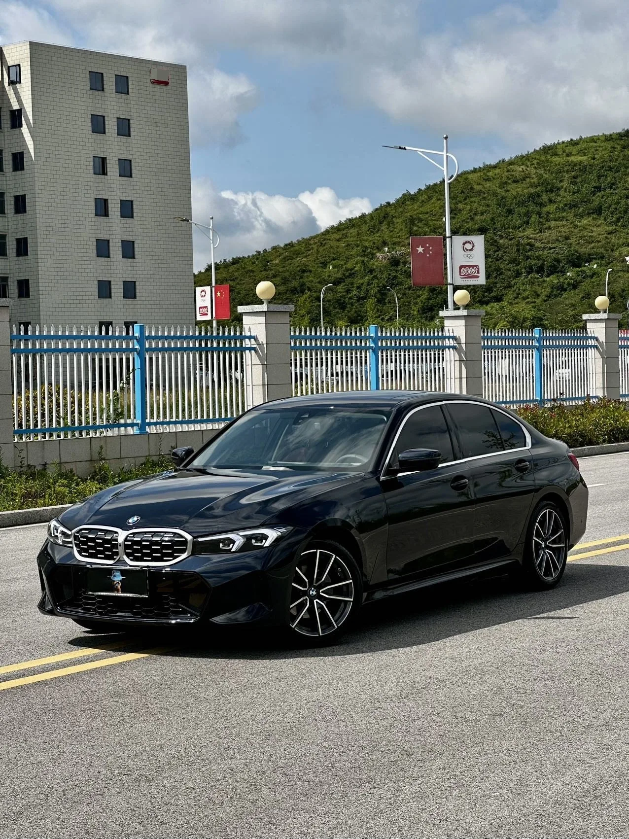 BMW 3 Series 2026 Model Year 325i 2.0T M Sport Package, Automatic Transmission