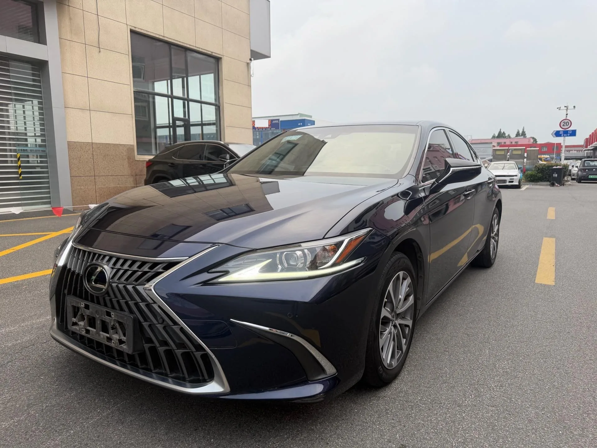 Lexus ES 2022 200 Premium Edition