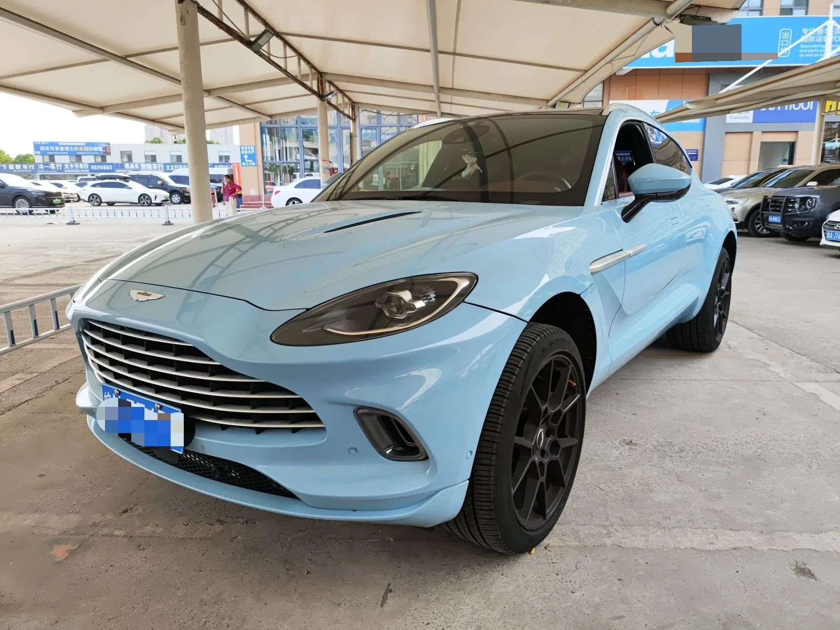 2021 Aston Martin DBX 4.0T V8 "Silk Road Swan"