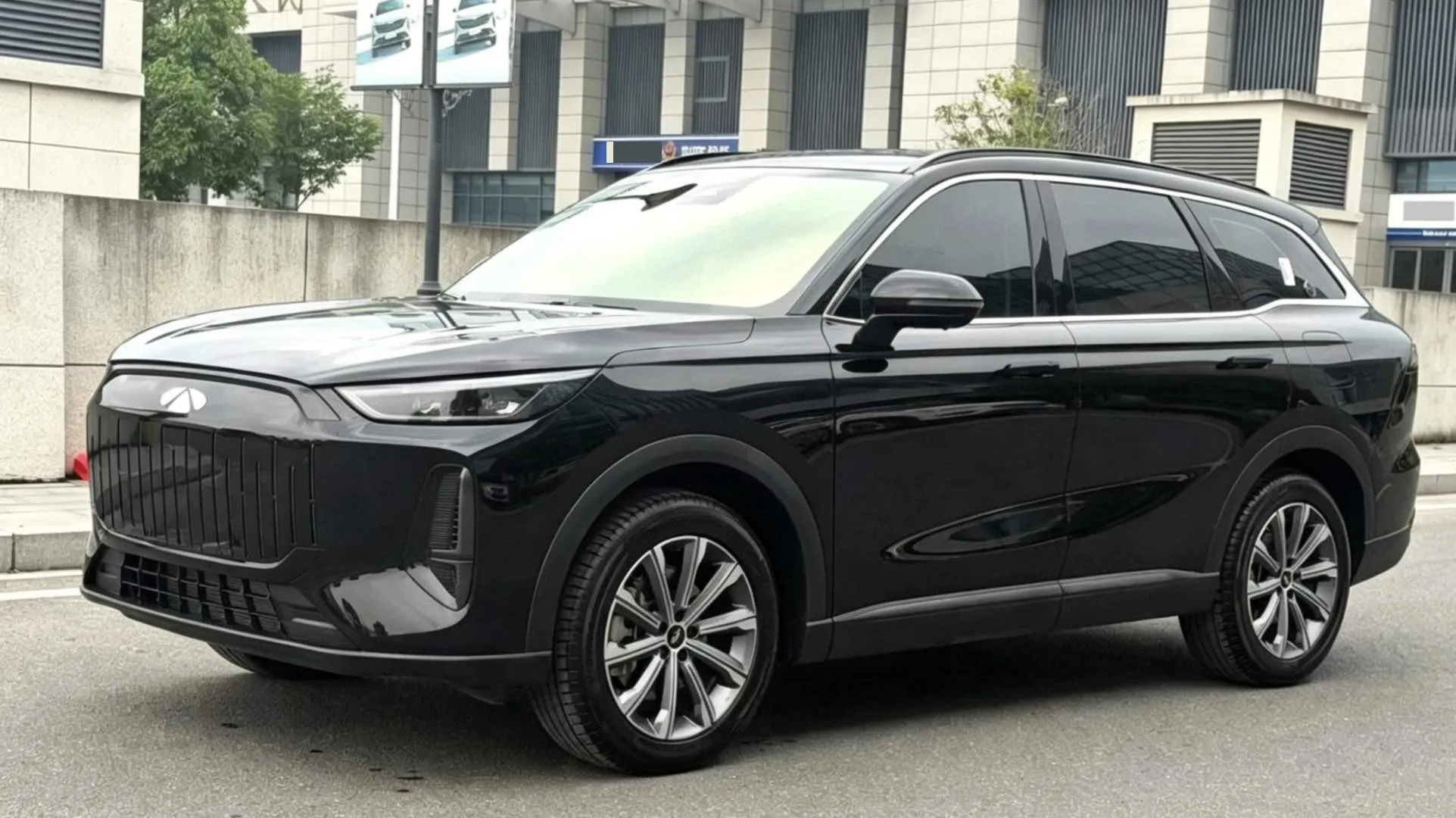 Chery 2025 Fengyun T9 C-DM 1.5T 120 Long Range Premium 5-seater Lithium Iron Phosphate Automatic Transmission