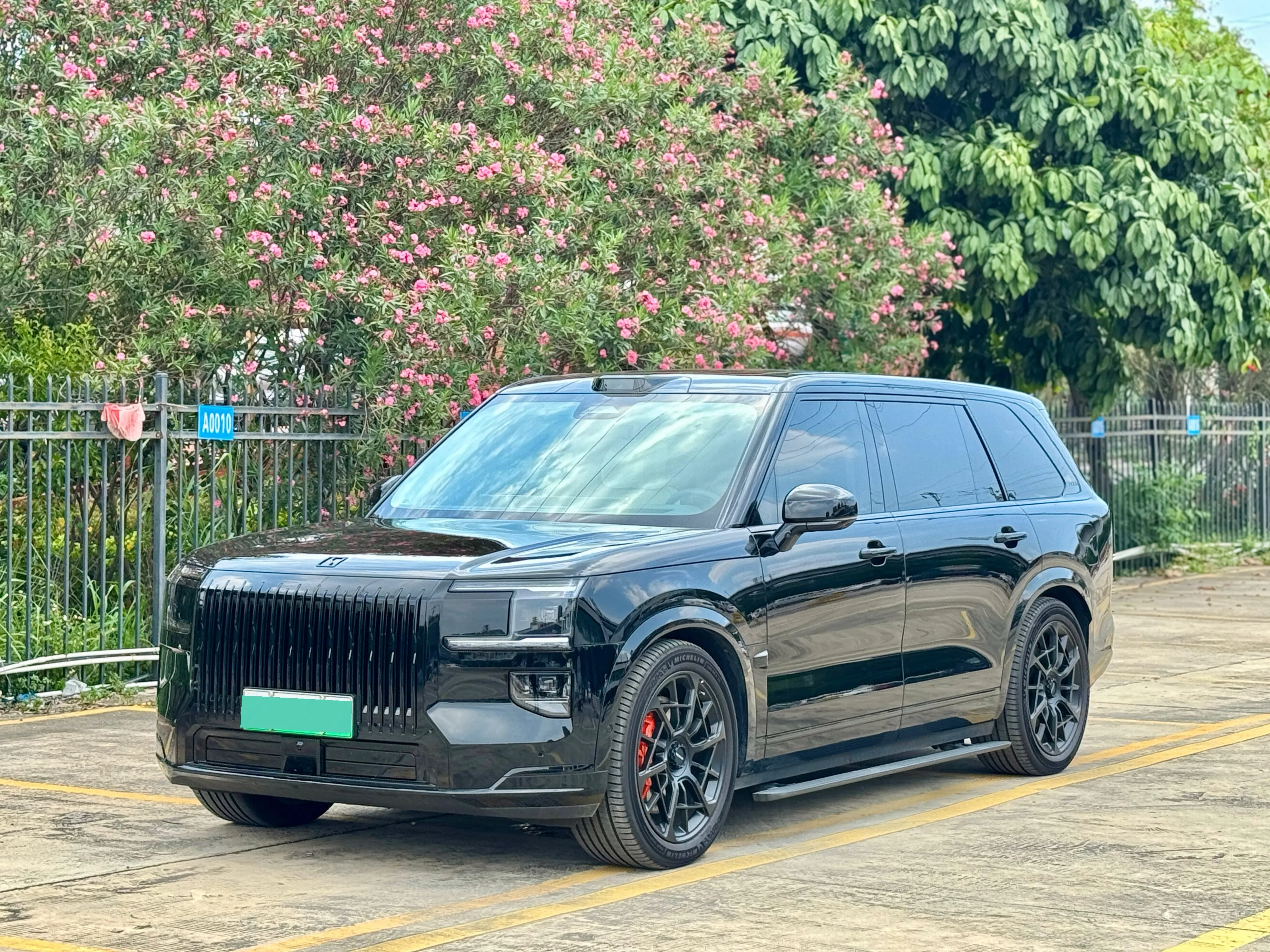 Jike 2025 Model Jike 9X 2.0T Ultra Edition 55kWh Automatic