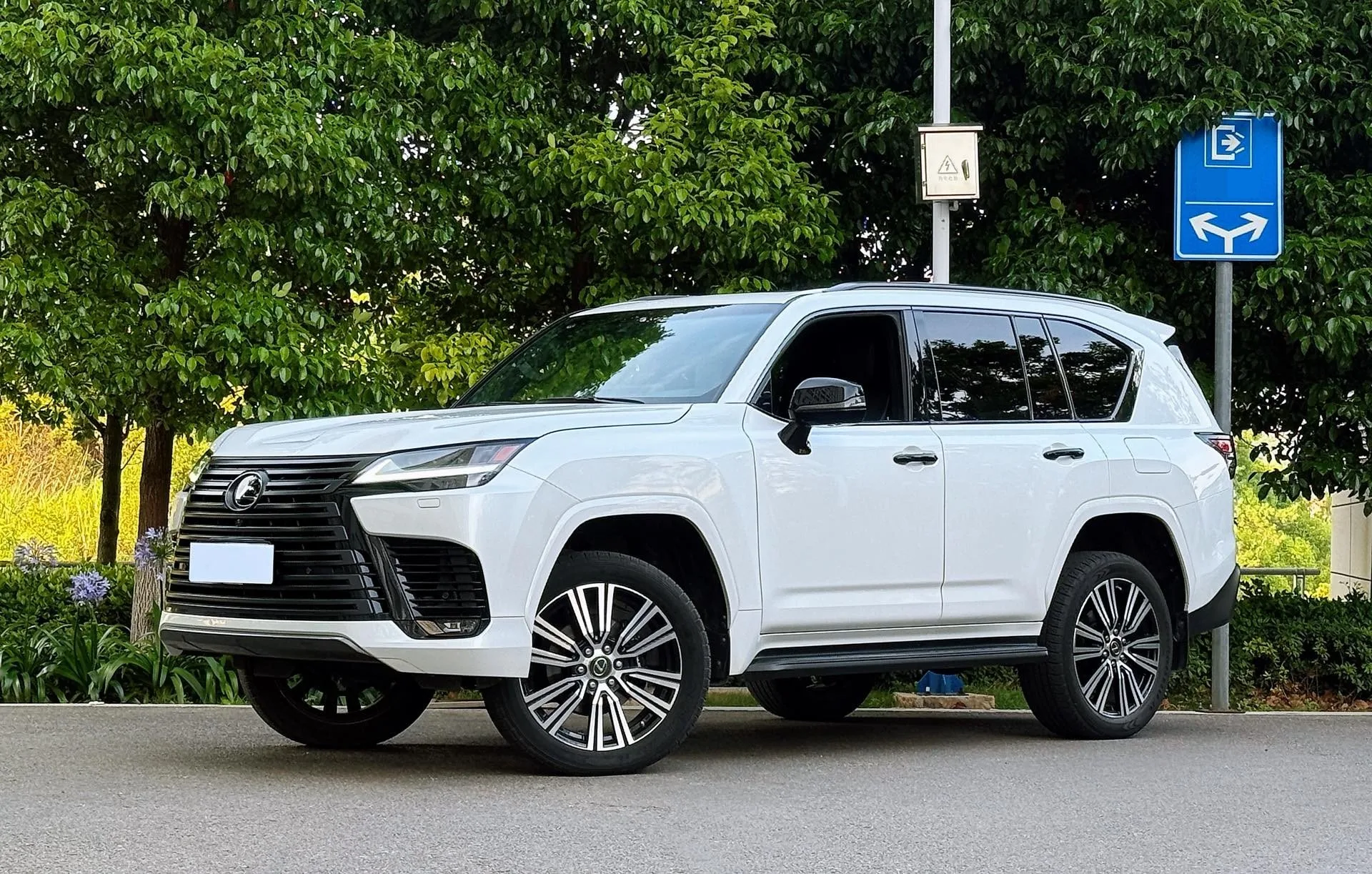 2022 雷克萨斯 LX （进口） LX600 3.5吨 奢华 奢华 自动的