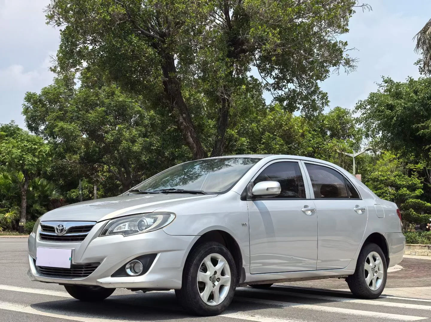 Hyundai Elantra 2013 1.6L Automatic Luxury Edition