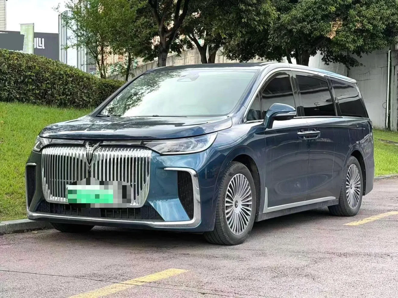 Voyah 2025 Dreamer PHEV 1.5T AWD Flagship Kunpeng Edition Automatic