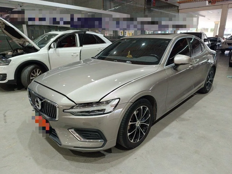 2021 Volvo S60 T4 Inscription Luxury Edition