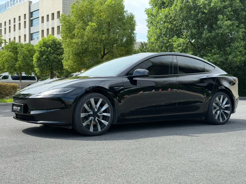 Model 3 2023 Rear-Wheel Drive