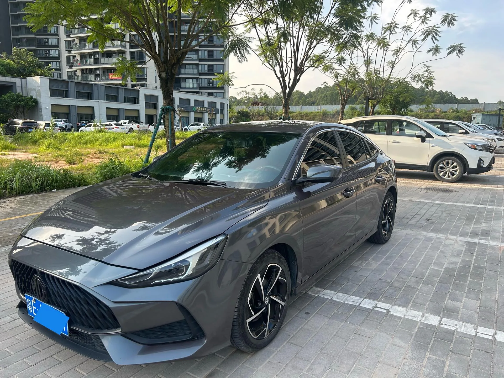 MG5 2021 Model Year Facelift 300TGI DCT "Luxury Edition"