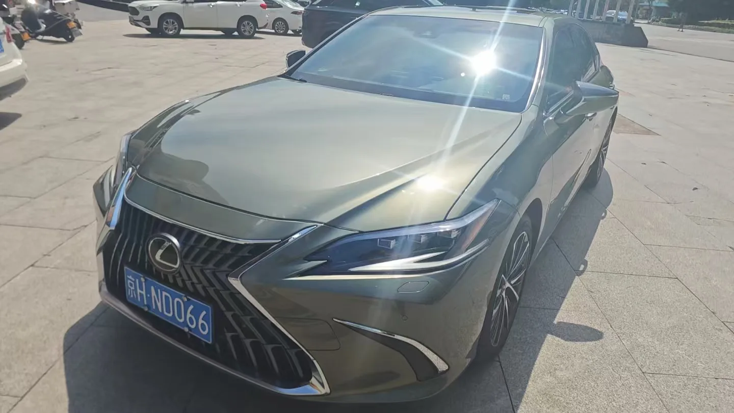 Lexus ES 2021 300h Premium Edition