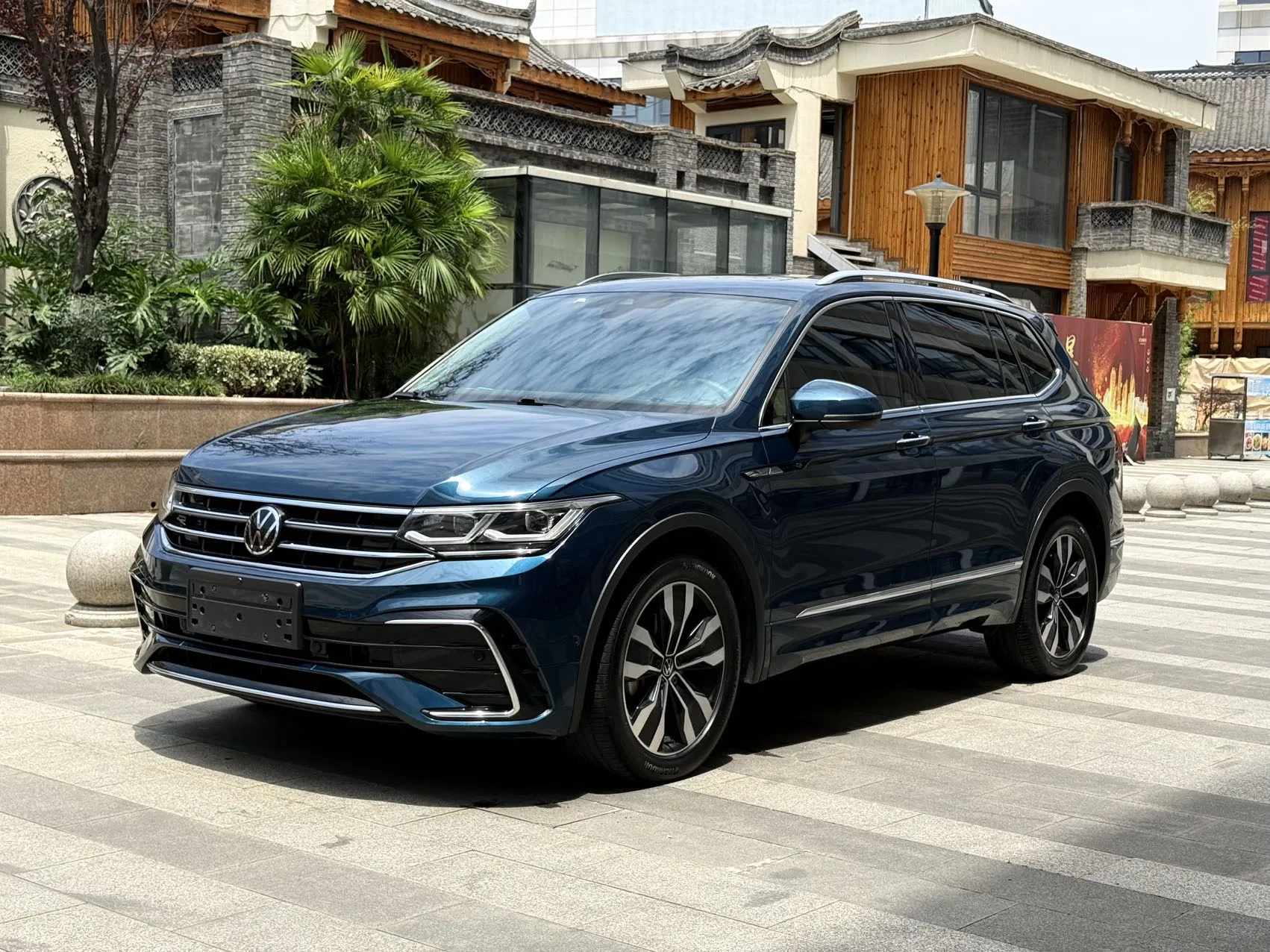 Tiguan L 2023 380TSI Automatic 4WD R-Line Flagship Edition 7-Seater