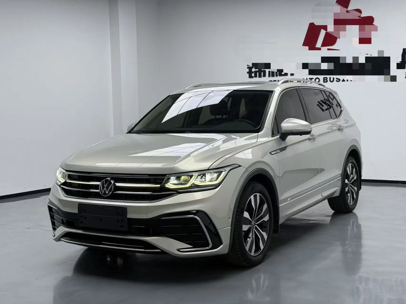 2022 Tiguan L 330TSI Automatic Front-Wheel Drive R-Line Flagship Edition