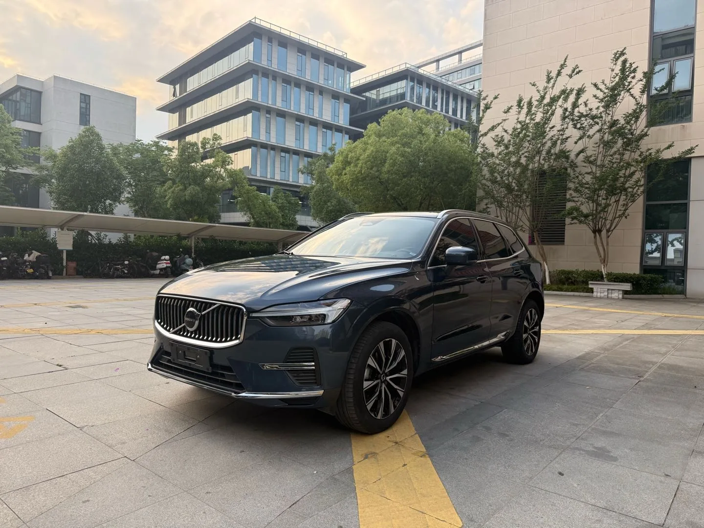 2024 Volvo XC60 B5 AWD Inscription Luxury Edition