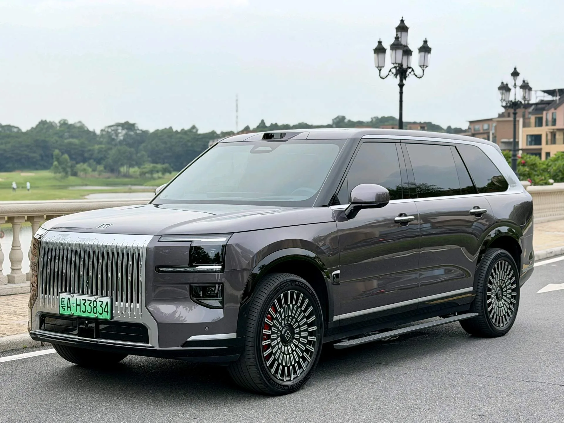 Женский 2025 Модель Женский 9X 2,0 Т Ультра Версия 55 кВт·ч Автоматический