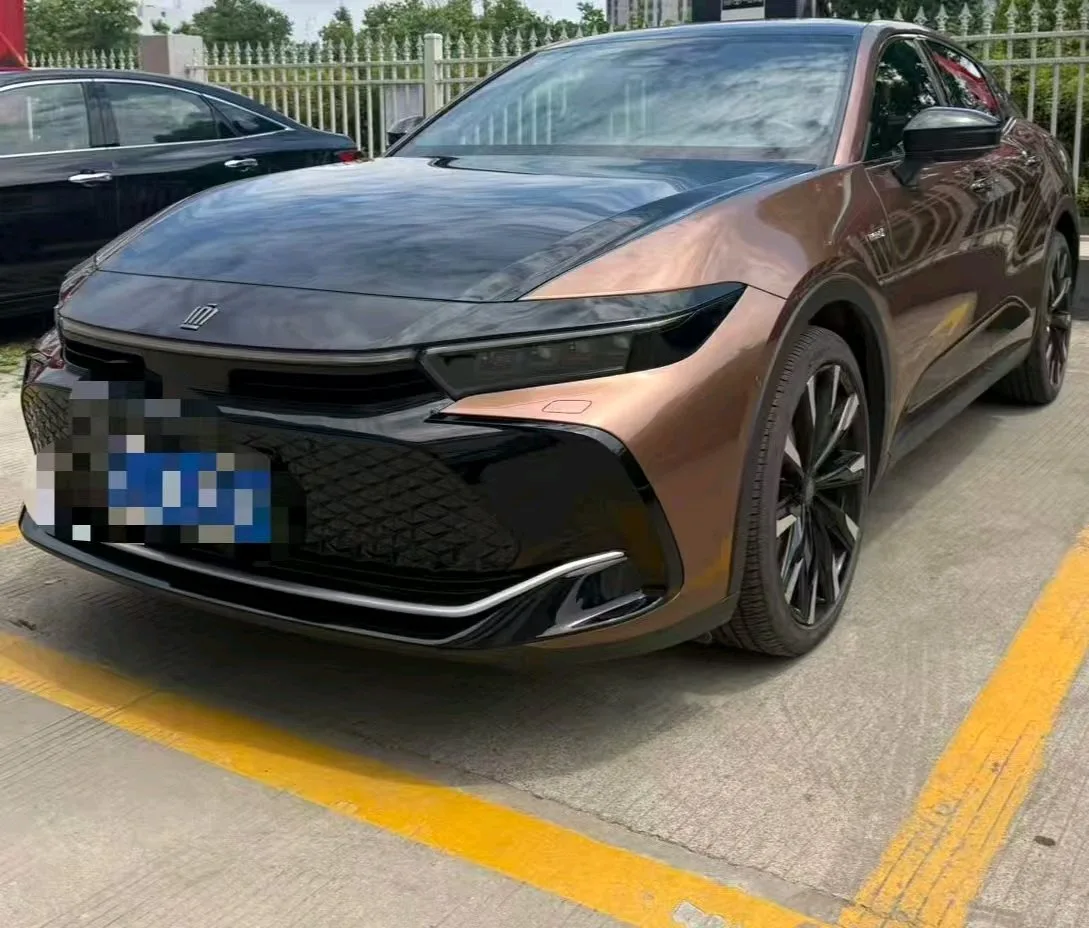 Crown SportCross 2023 Model Year 2.4T SportCross HEV AWD Premium Edition