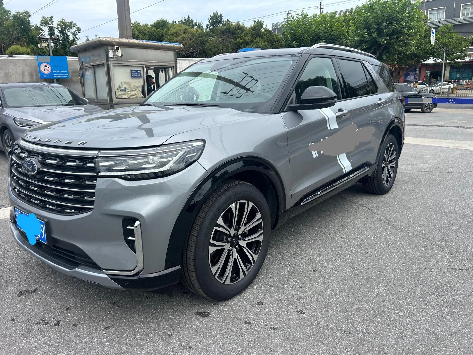 Ford 2024 Explorer 2.3T EcoBoost Kunlun Peak Edition 7-Seater Automatic
