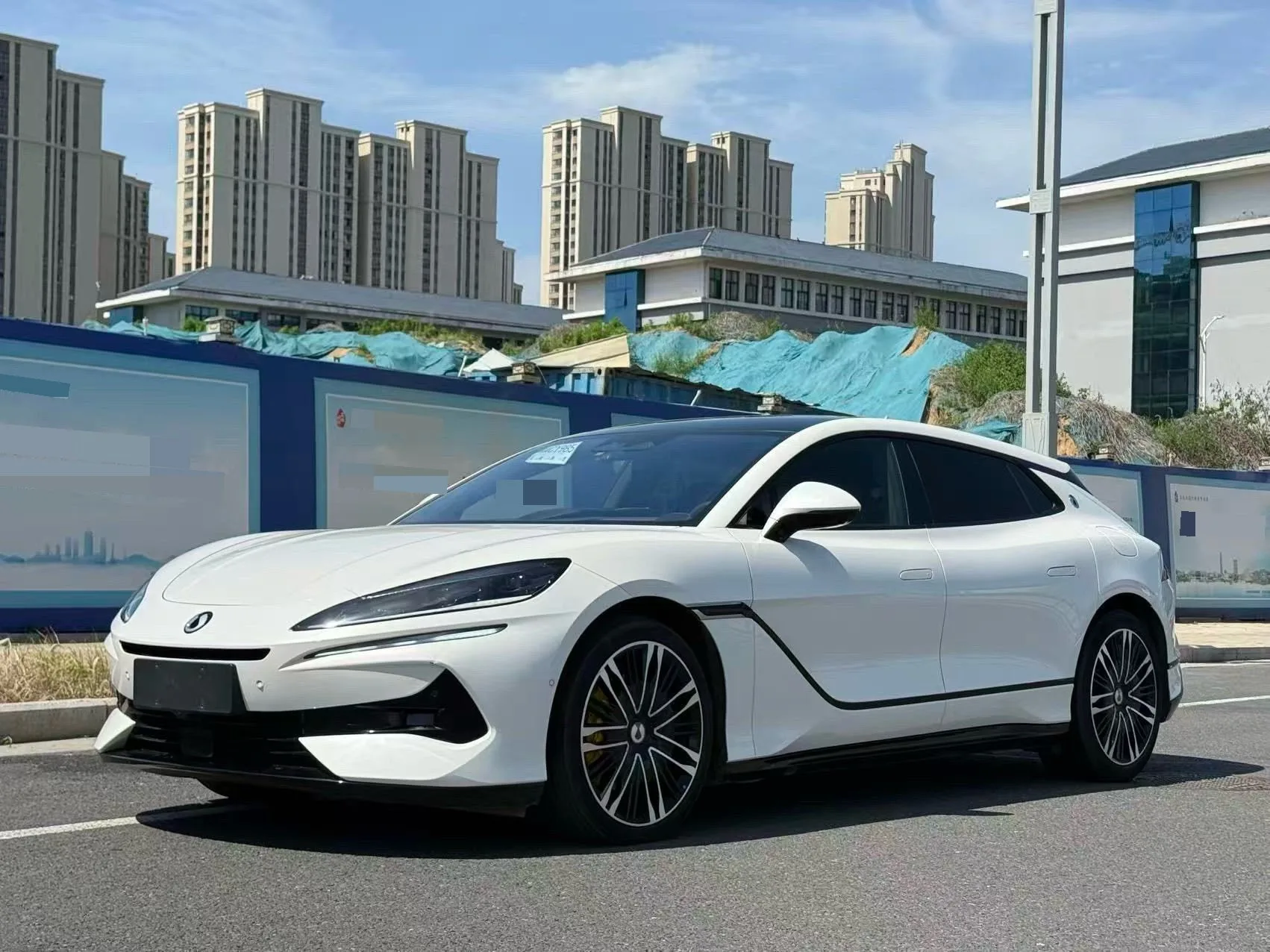 Denza Z9 2024 GT Plug-in Hybrid