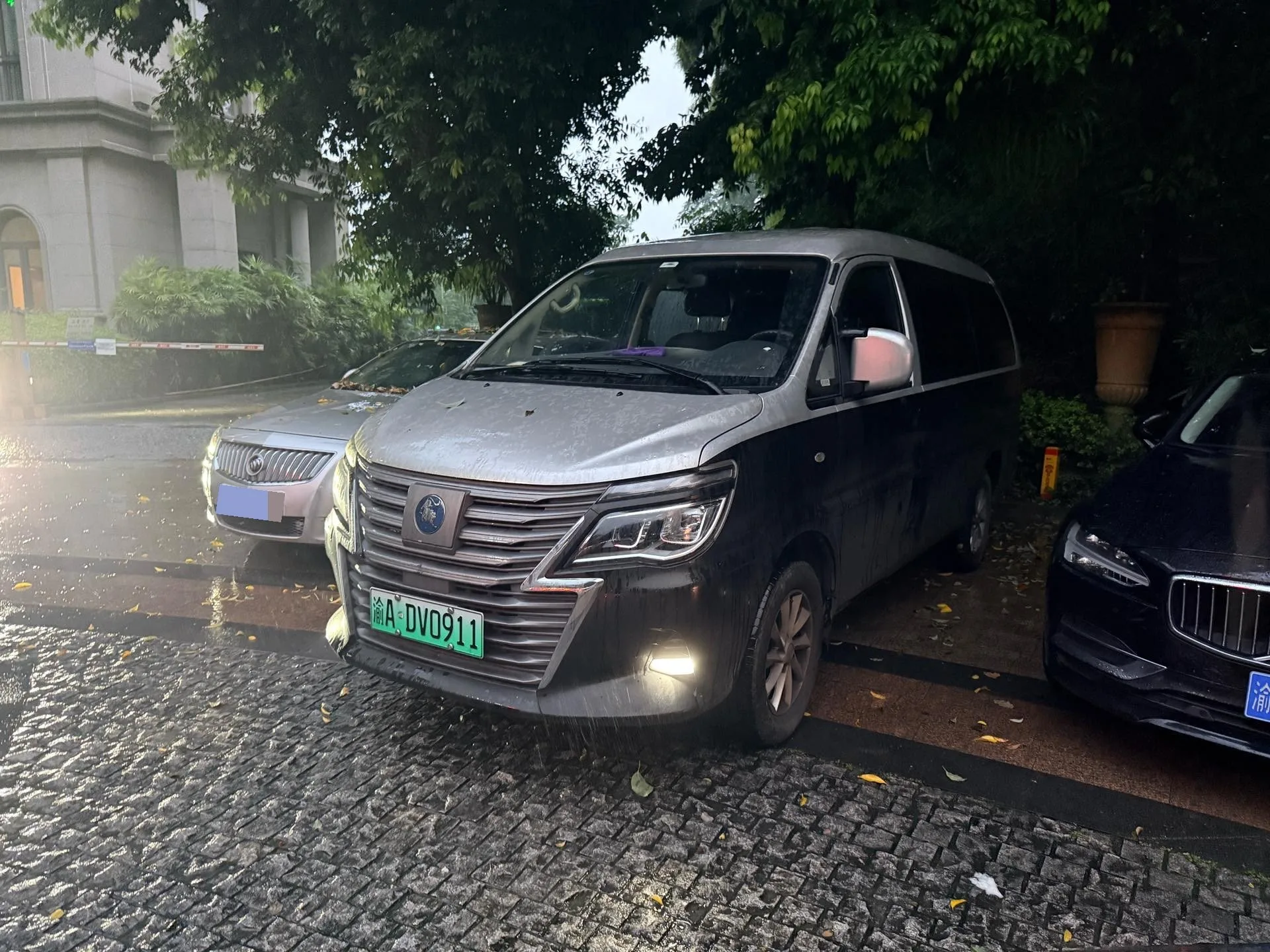 Fengxing Lingzhi M5 New Energy, 2022 Model Year, Lingzhi EV Standard Edition, Luxury Trim, 7-Seater, Automatic Transmission