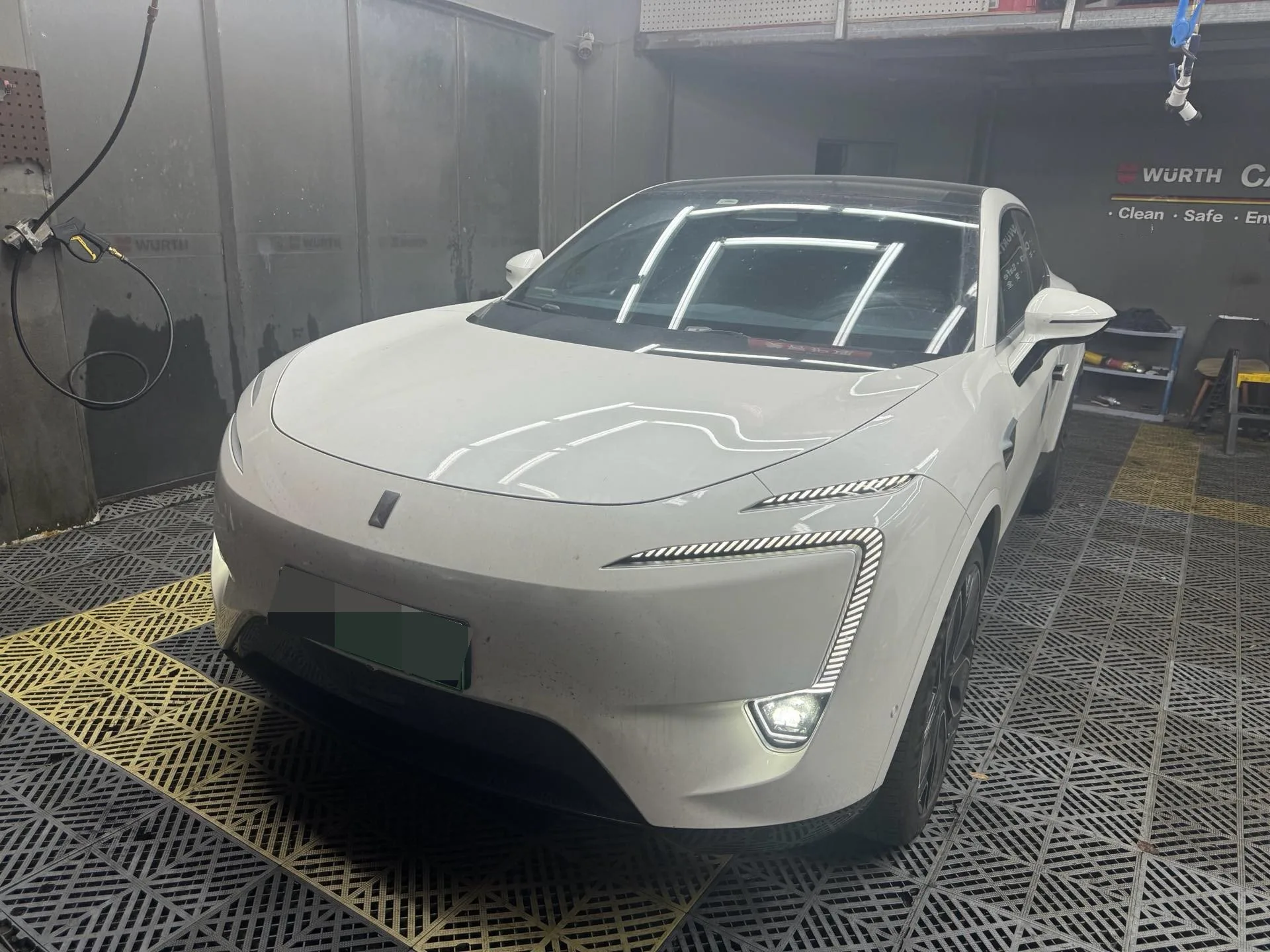Avatar 11 2022 Model Year Long-Range Dual-Motor Luxury Edition