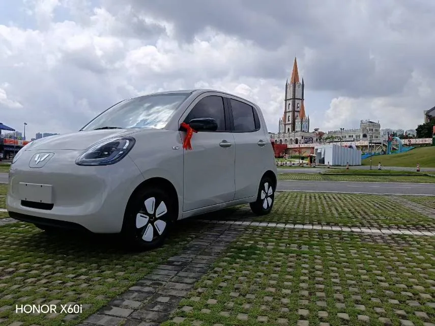 Wuling 2025 Hongguang MINI EV Four-Door Advanced Model Automatic