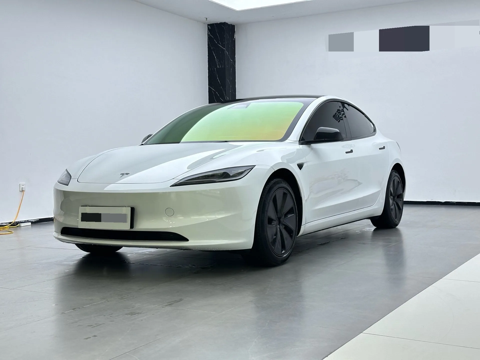 Tesla 2025 Model 3 Rear-Wheel Drive (Facelift) Automatic