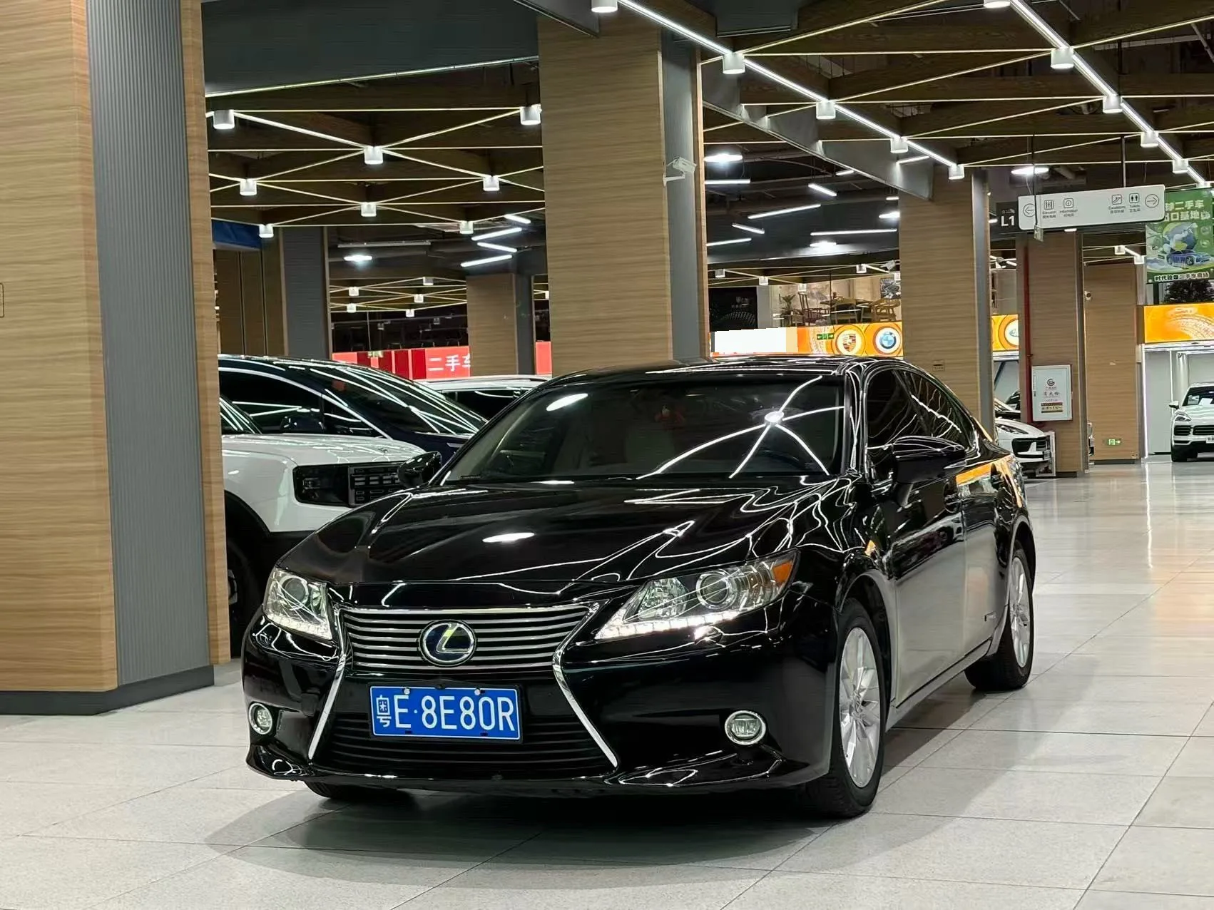 2015 Lexus ES 300h Comfort Edition